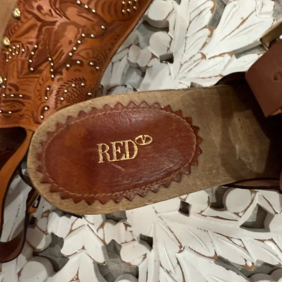 Vintage studded Valentino RED carved wooden Platform mules size 7 38 leather